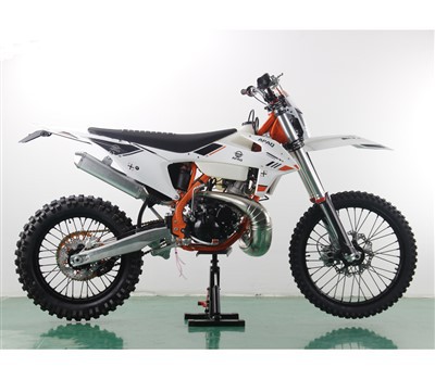 A água do NC 250cc refrigerou a bicicleta da sujeira de 2 cursos para o adulto